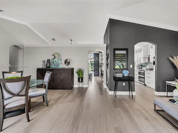 8815 NW 168th St, Miami Lakes, FL 33018