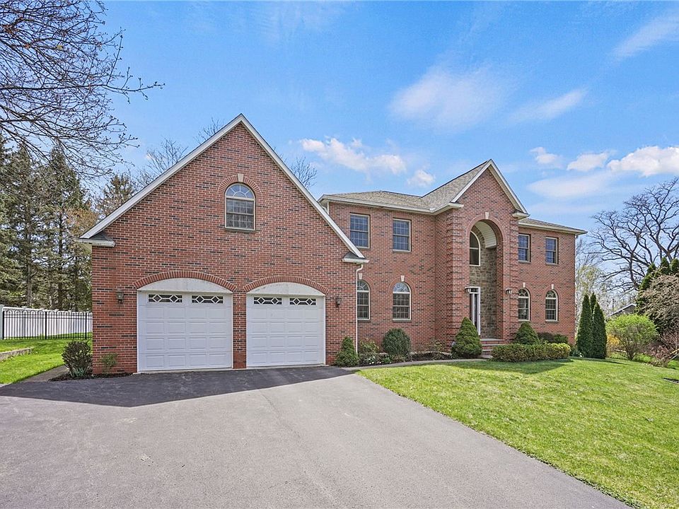 1st image of 325 Winthrop Dr