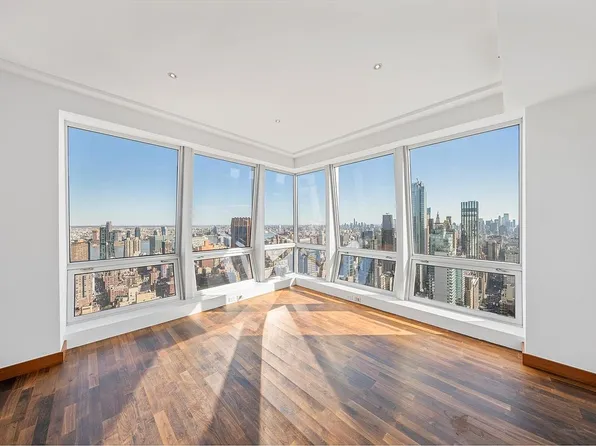 400 5th Ave APT 51A, New York, NY 10018