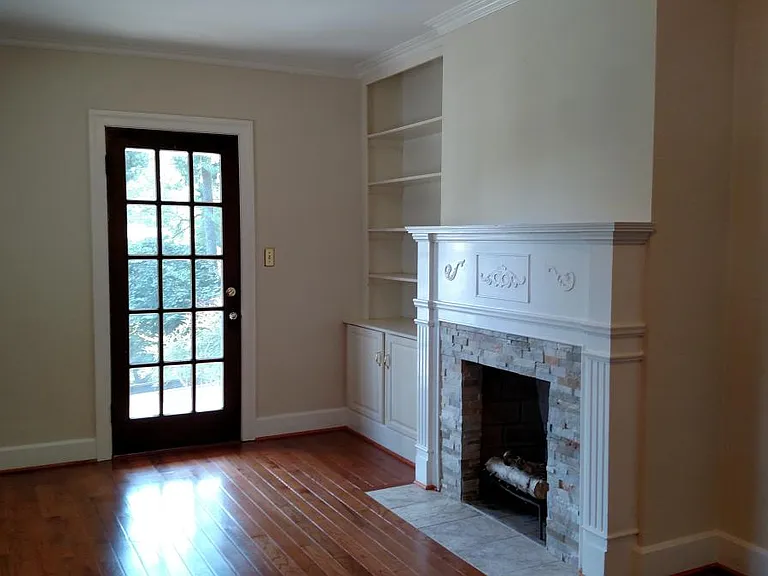 1132 Rosser Ave — Photo 3