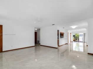 9085 SW 157th St, Palmetto Bay, FL 33157