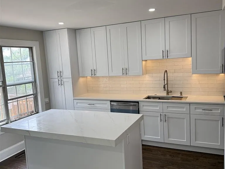 7925 Gunston Woods Pl — Photo 3