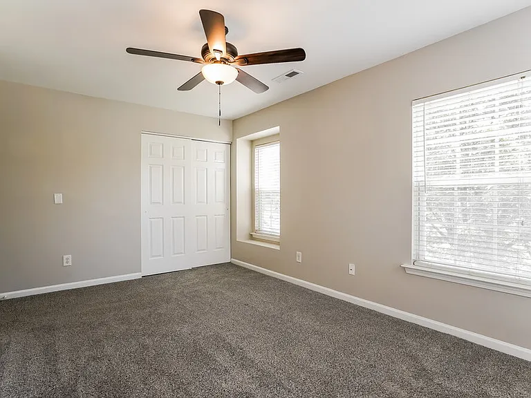304 Edgecroft Way — Photo 15