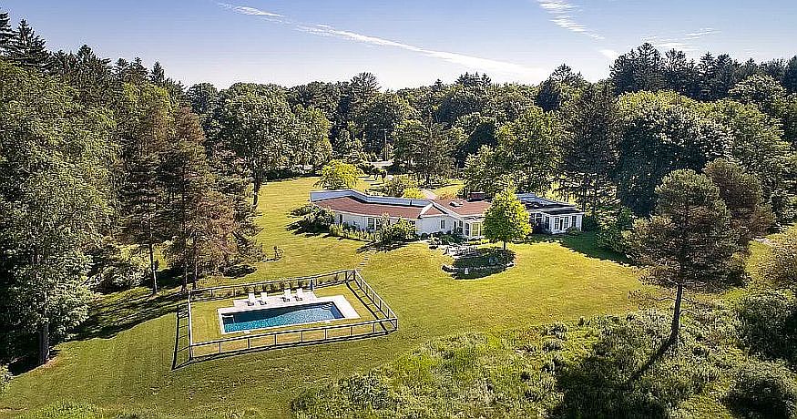 2nd image of 136 Interlaken Rd