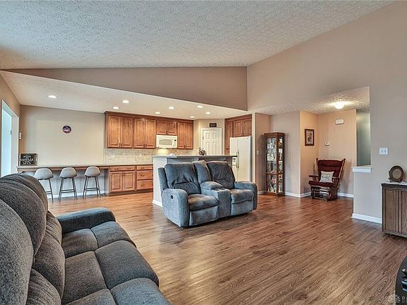 4th image of 633 Cleary Dr