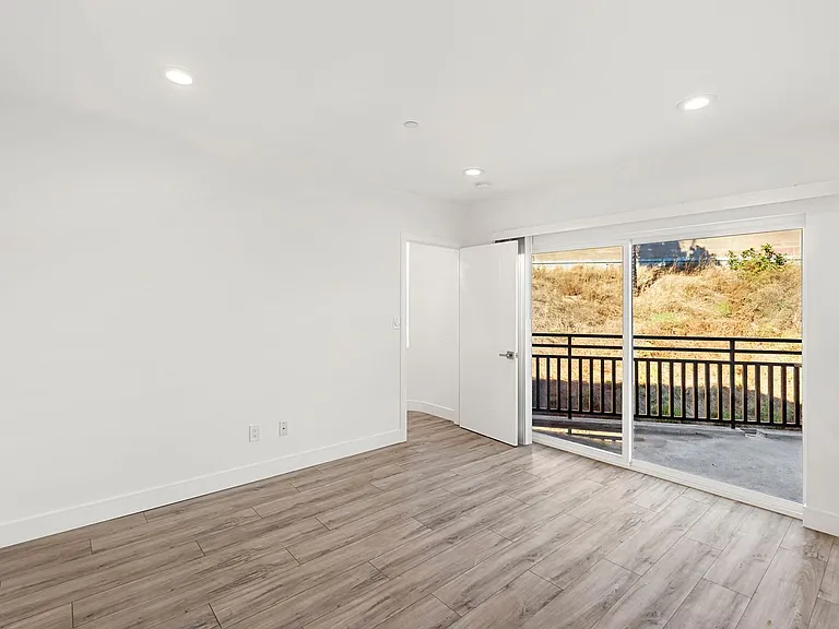 2414 S West View St — Photo 24