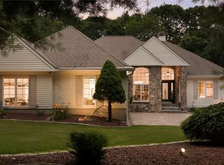 5 Woodbine Ln, Exeter, RI 02822