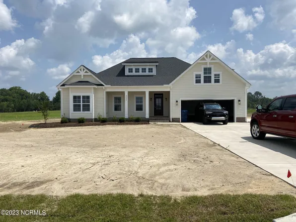 2737 Windflower Lane, Grimesland, NC 27837