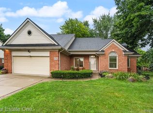 6778 Baytree Ct, Shelby Township, MI 48316