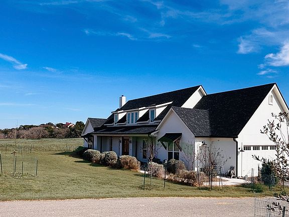 2nd image of 450 Lucky Rdg