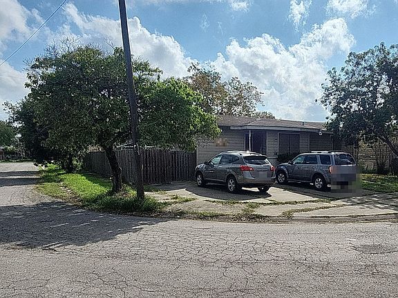3rd image of 4522 Castenon St