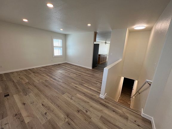 Main Floor - Entry Room