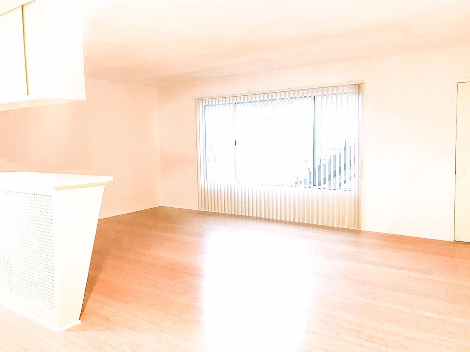 2nd image of 3529 W 27th St APT 5