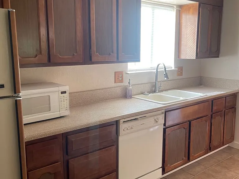 735 Christine Ave — Photo 5