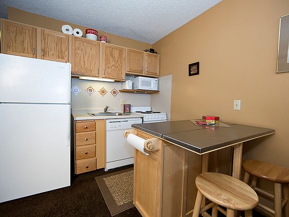 3rd image of 223 E Hyak Dr #610