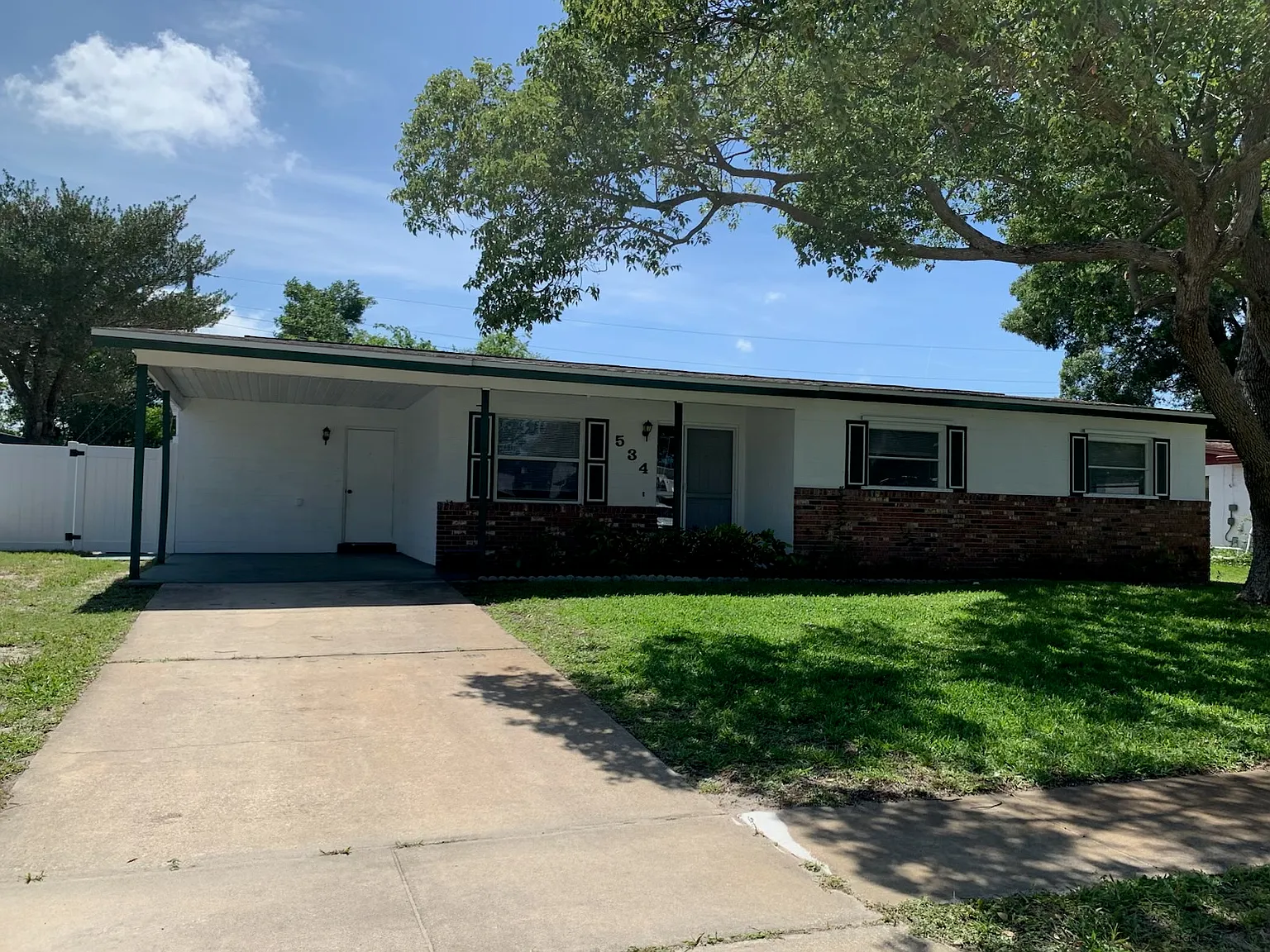 3 bed, 996 sqft, $1,700 — Photo 2