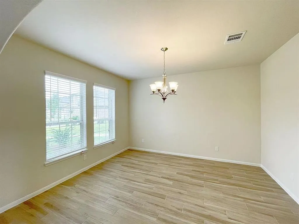4 bed, 3.5 bath, 2778 sqft, $2,899 — Photo 3