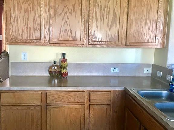 5th image of 2043 Wooded Oaks Dr