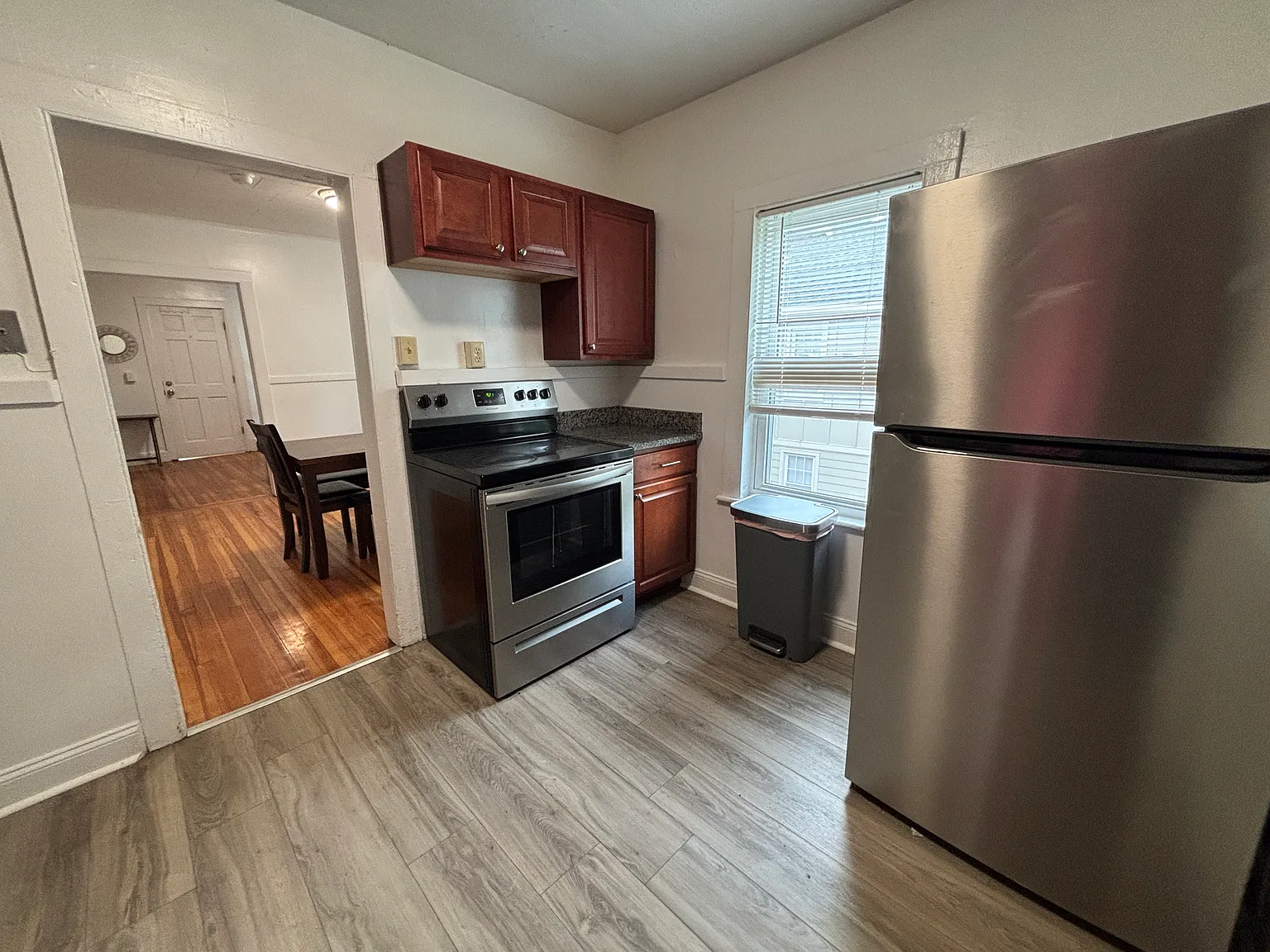 6 bed, 2358 sqft, $4,500 — Photo 4