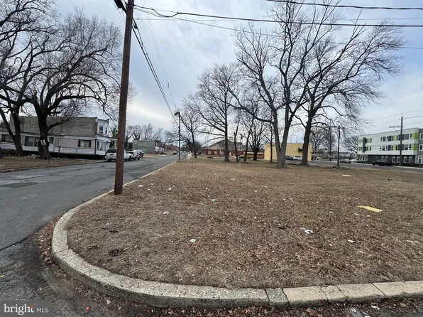 Miller St, Camden, NJ 08104