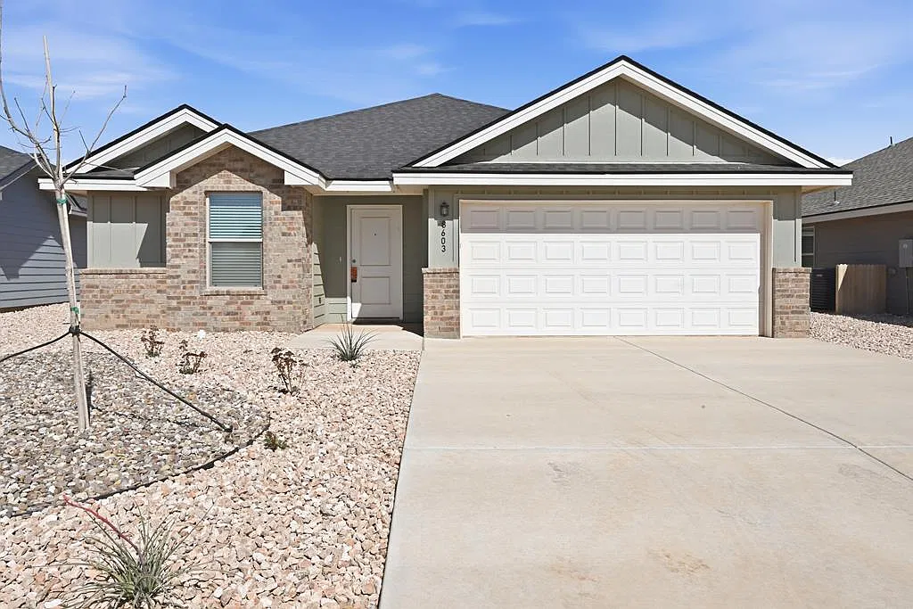 3 bed, 2.0 bath, 1500 sqft, $2,475 — Photo 1