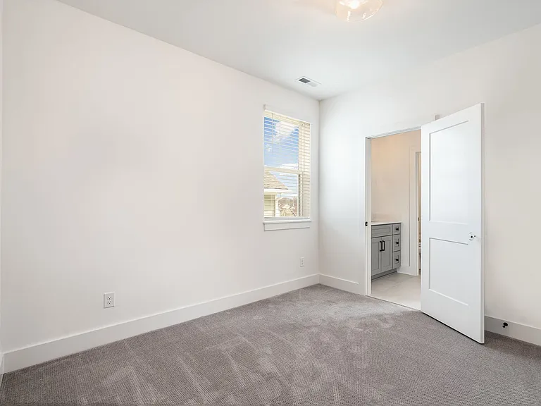 721 Caraway Ln — Photo 11