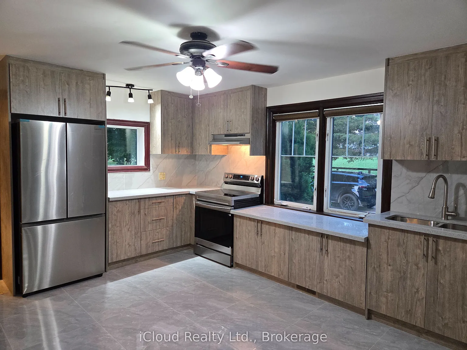 4 bed, $3,300 — Photo 2