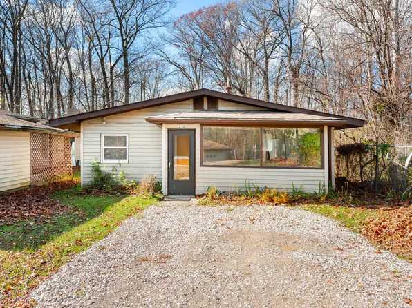 240 Tuck A Way Ridge Dr, Nashville, IN 47448