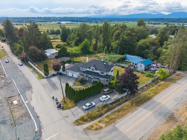 18377 74th Ave, Surrey, BC V4N 6C1