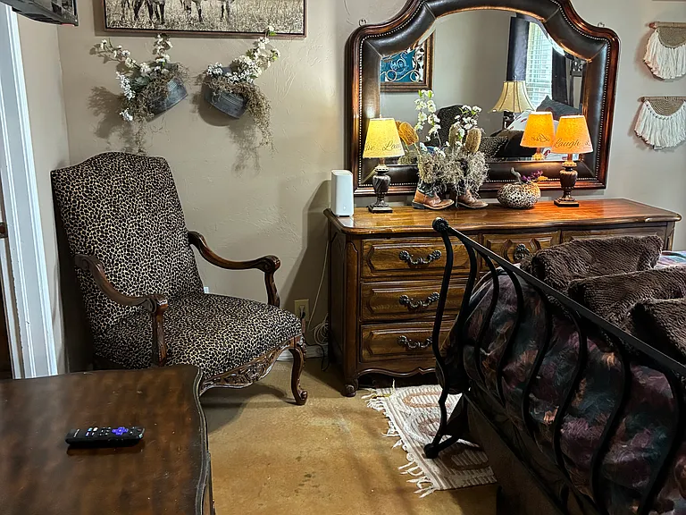208 S Pleasant Oaks St — Photo 46