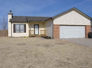 1426 Nottingham Cir, Wichita, KS 67204