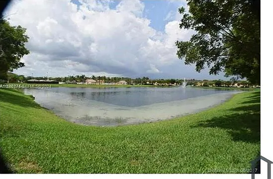 3 bed, 1182 sqft, $2,500 — Photo 2