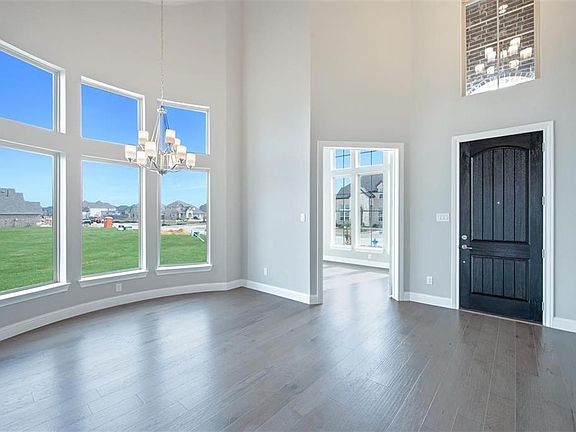 5th image of 3070 Clearwater Dr
