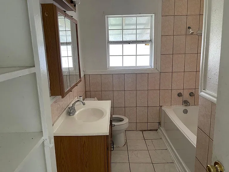 4005 Devon Dr — Photo 8