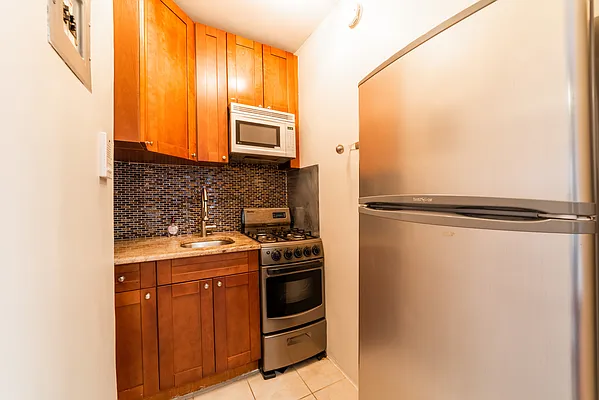 Rented by Joel Scharf, LREB | media 4