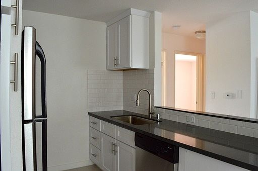 3rd image of 441 N Virgil Ave APT 08