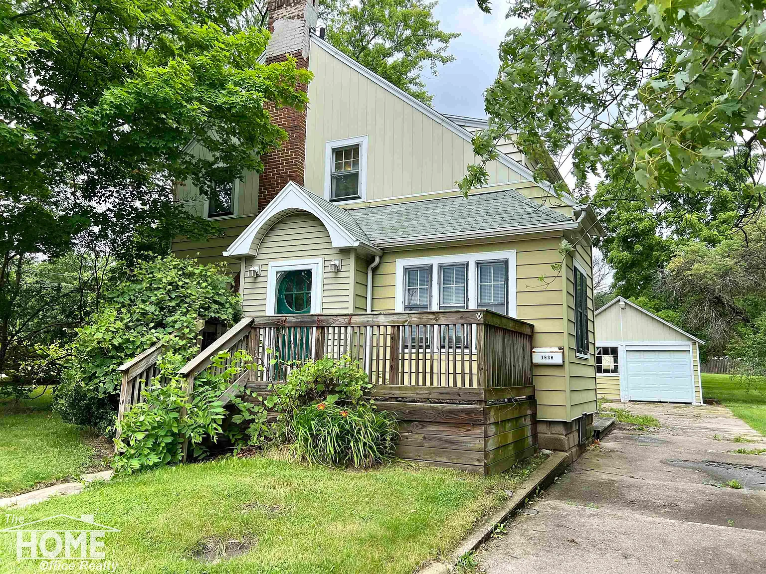 1636 W Main St photo 1