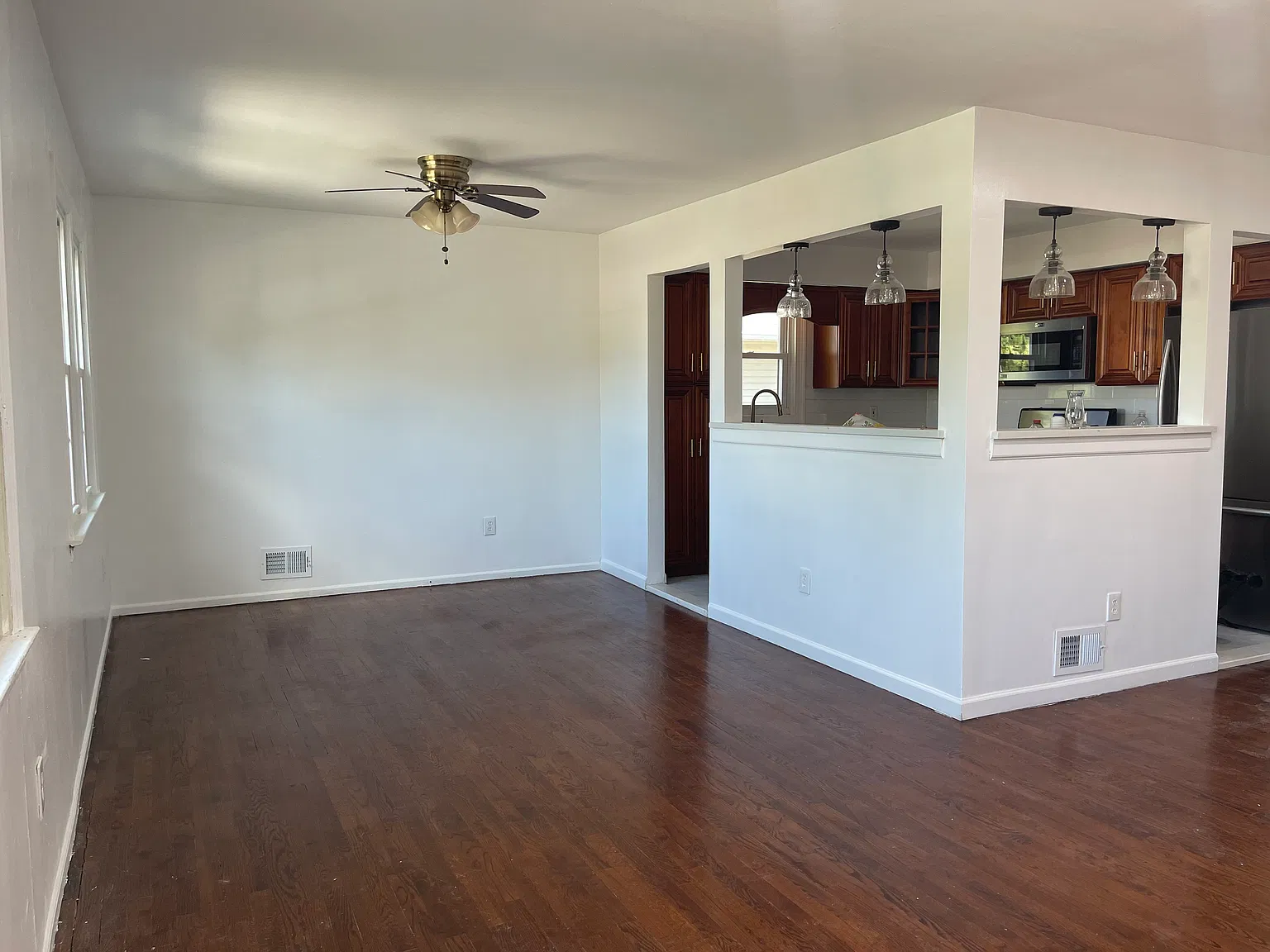 3 bed, 1360 sqft, $2,800 — Photo 4