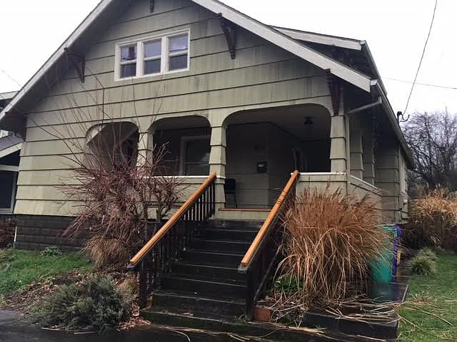 House 4bd/2 bath with fenced in large yard, full basement — Photo 3