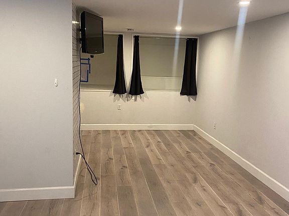 5th image of 8828 Harratt St