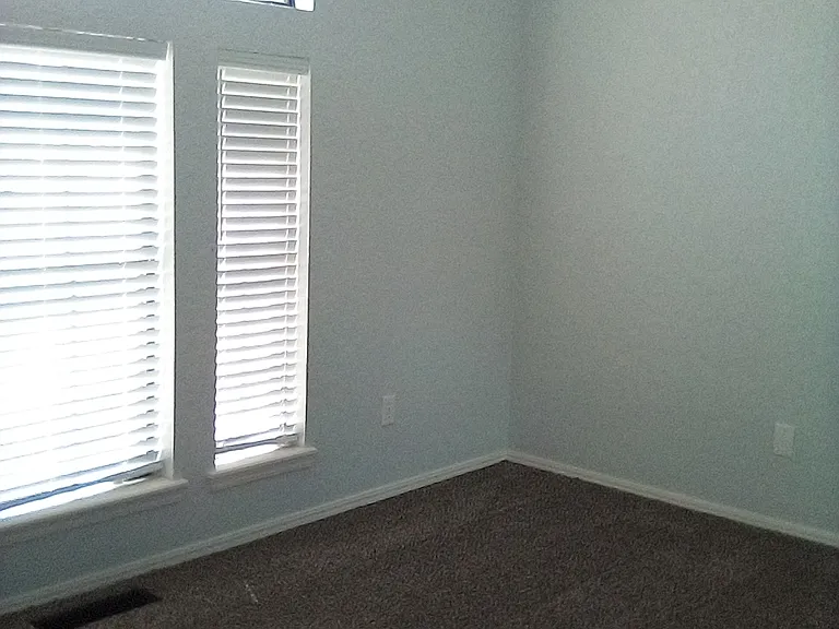 8229 N McKee Blvd — Photo 26