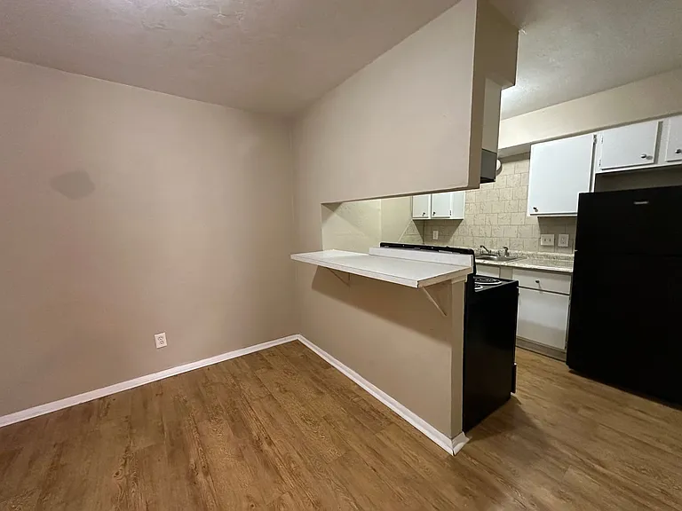 6016 Nw Expy #B — Photo 6
