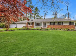 11 Crinkle Ct, Northport, NY 11768