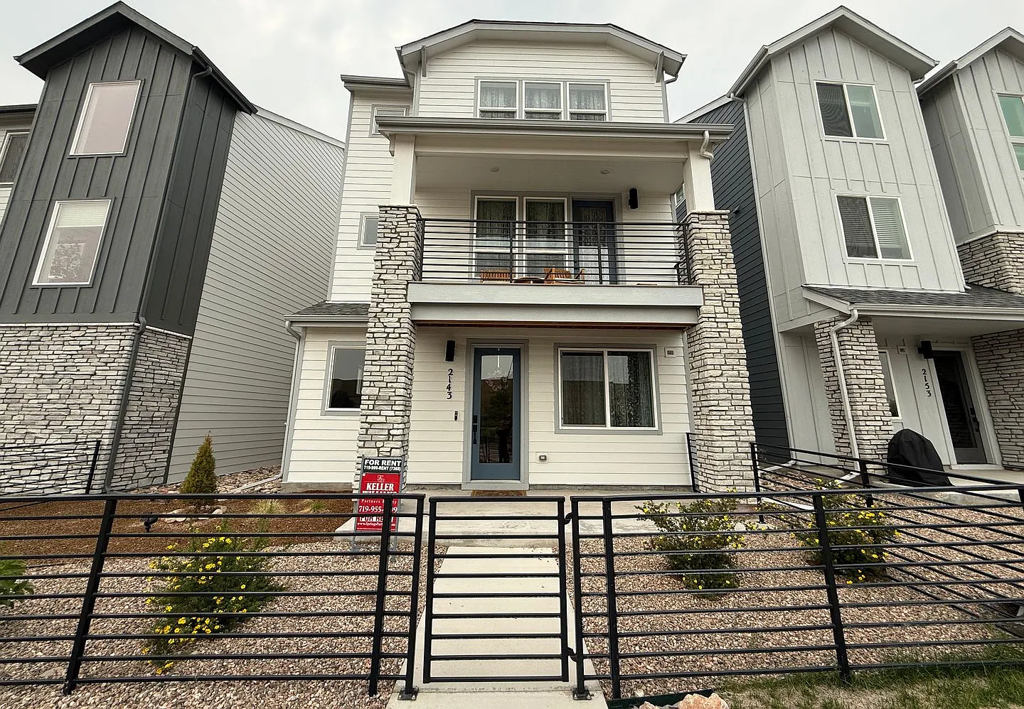 Beautiful 2024-Built 4 Bedroom, 4 Bathroom Home with Pikes Peak Views off Interquest — Photo 1