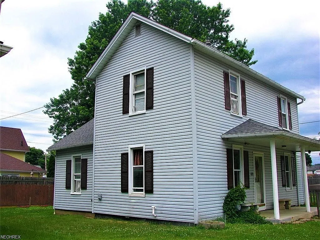 625 John St photo 1