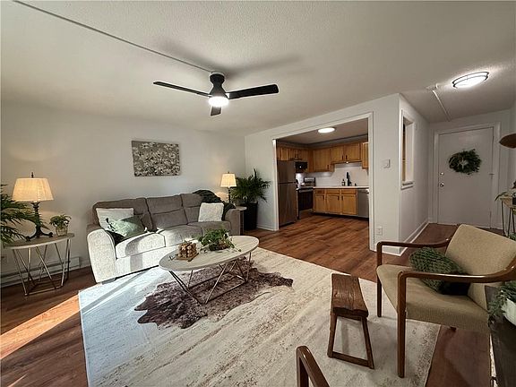 5th image of 120 Pilgrim Pkwy APT 4