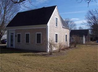 130 Sea St, Hyannis, MA 02601