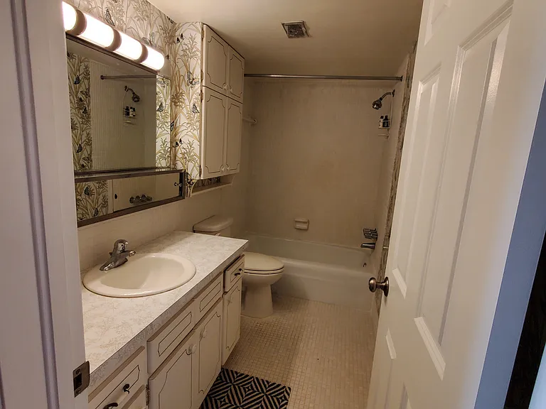 2nd bathroom