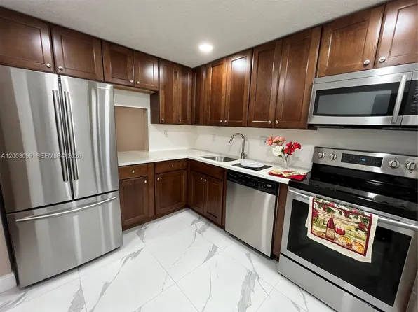 7900 S Colony Cir S, Fort Lauderdale, FL