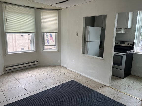 3rd image of 6121 Ridge Ave #1